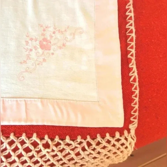 Vintage Bedspread DBL or Queen option - Picture 6 of 12